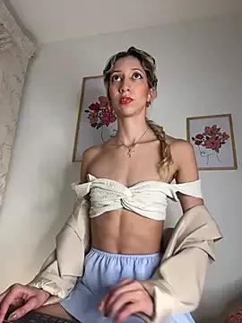 AlmmaMoon from StripChat is Freechat