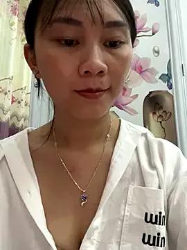 Almond-cute from StripChat is Freechat