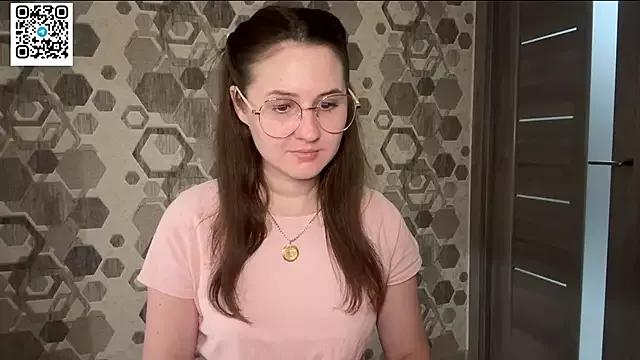 AlmostInnocent_ webcams show profile image 
