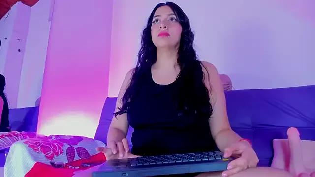 AlondraMendez from StripChat is Freechat