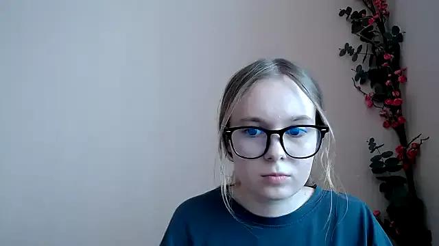 Alora_Maxxxi webcams show profile image 