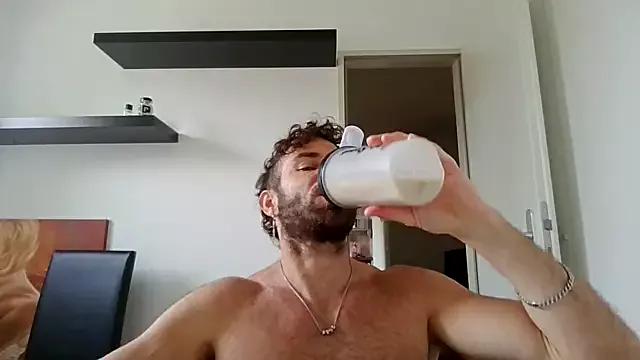 alpha-hunk from StripChat is Freechat