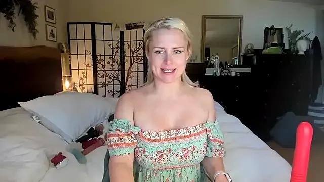 AlwaysAffirming from StripChat