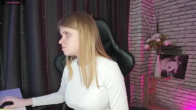 Alya_Vizz from StripChat