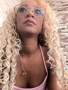 Amaliu_ from StripChat
