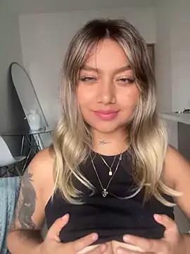amanda-medrano1 from StripChat