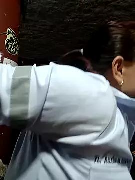 Amanda39 from StripChat