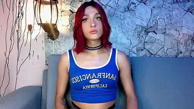 Discover our girls online shows and discover the company of countless livestreamers, with stunning shapes, sex toys and more.