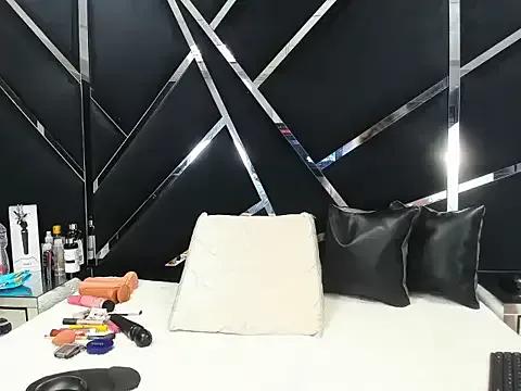 Amandarodriguees_ from StripChat