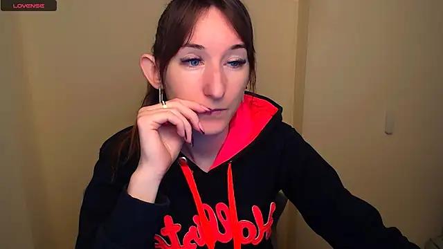 AmandaSell from StripChat