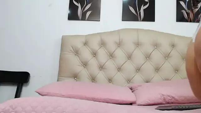 amaranta_f00x from StripChat