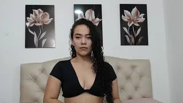 amaranta_f00x from StripChat