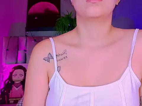 Discover our girls online shows and discover the company of countless livestreamers, with stunning shapes, sex toys and more.