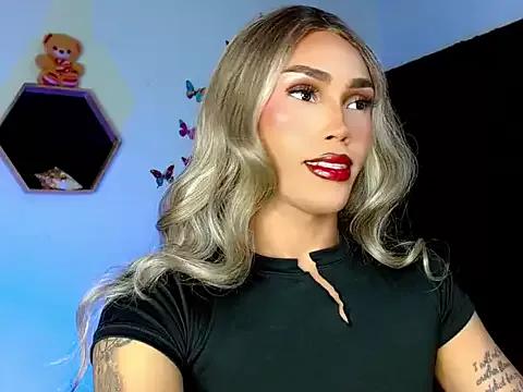 Ambarhilton from StripChat is Freechat