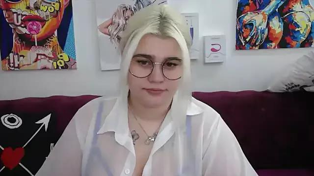 Amber_Monro from StripChat is Freechat