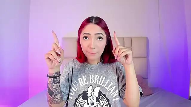 Discover our girls online shows and discover the company of countless livestreamers, with stunning shapes, sex toys and more.
