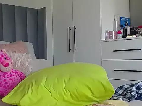 Amberbela from StripChat is Freechat