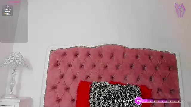 Discover our girls online shows and discover the company of countless livestreamers, with stunning shapes, sex toys and more.