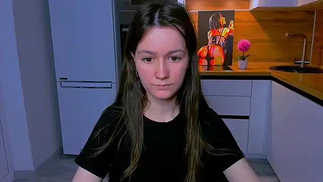 Discover our girls online shows and discover the company of countless livestreamers, with stunning shapes, sex toys and more.