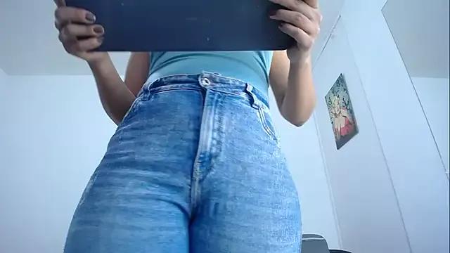 Amelia_Debora_Antonella from StripChat is Freechat