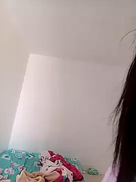 Discover our girls online shows and discover the company of countless livestreamers, with stunning shapes, sex toys and more.