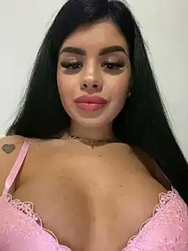 Discover our girls online shows and discover the company of countless livestreamers, with stunning shapes, sex toys and more.