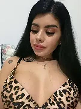 Discover our girls online shows and discover the company of countless livestreamers, with stunning shapes, sex toys and more.
