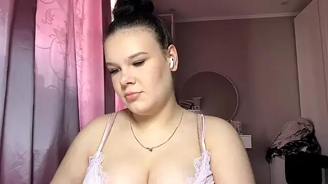 AmeliaClansly from StripChat is Freechat