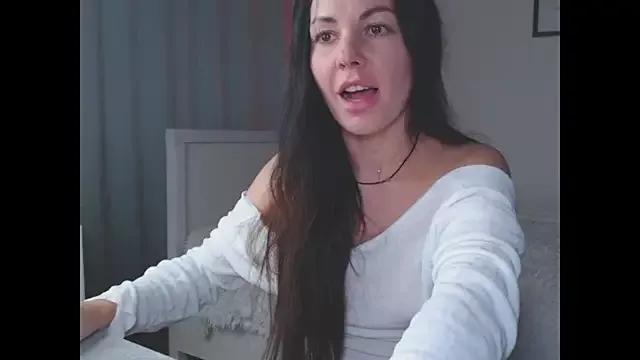 ameliamersi from StripChat is Freechat