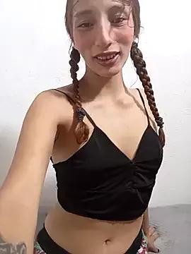 Discover our girls online shows and discover the company of countless livestreamers, with stunning shapes, sex toys and more.