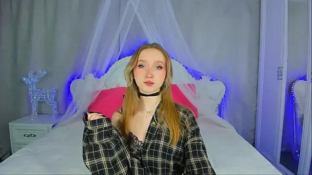 Discover our girls online shows and discover the company of countless livestreamers, with stunning shapes, sex toys and more.