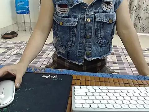 Ami_8x webcams show profile image 