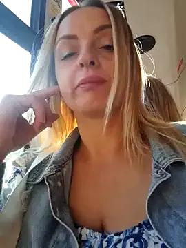 Ami_Foxy from StripChat is Freechat