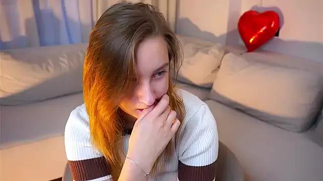 Discover our girls online shows and discover the company of countless livestreamers, with stunning shapes, sex toys and more.