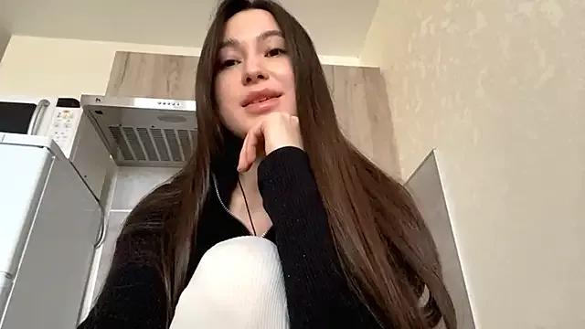 Discover our girls online shows and discover the company of countless livestreamers, with stunning shapes, sex toys and more.