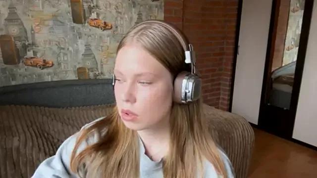 AmiraDehart webcams show profile image 