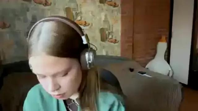 AmiraDehart from StripChat is Freechat