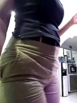 AmiraMorgan from StripChat is Freechat