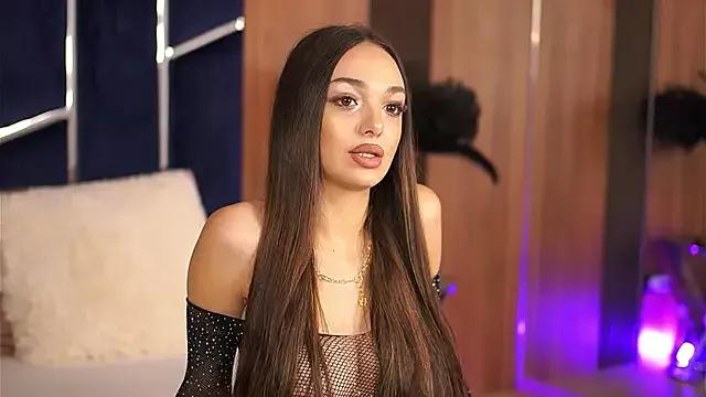 AmiraVeyl from StripChat is Freechat