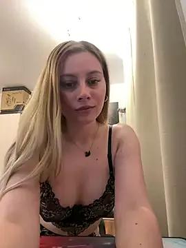 Discover our girls online shows and discover the company of countless livestreamers, with stunning shapes, sex toys and more.