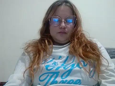 Discover our girls online shows and discover the company of countless livestreamers, with stunning shapes, sex toys and more.