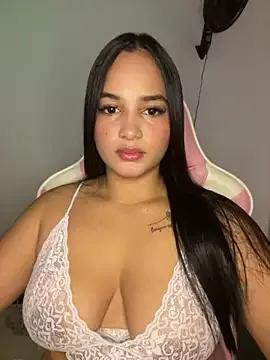Discover our girls online shows and discover the company of countless livestreamers, with stunning shapes, sex toys and more.