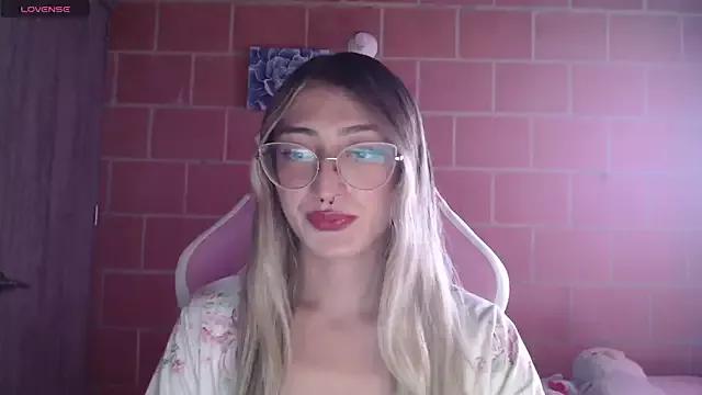 Andrea_camilaaa from StripChat is Freechat