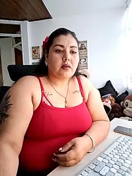Discover our girls online shows and discover the company of countless livestreamers, with stunning shapes, sex toys and more.