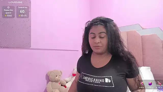 Discover our girls online shows and discover the company of countless livestreamers, with stunning shapes, sex toys and more.