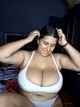andreinabigtits from StripChat is Freechat