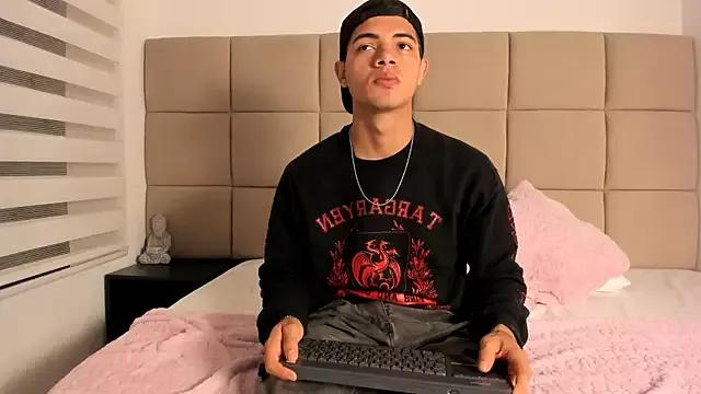 andrew_colleman from StripChat is Freechat