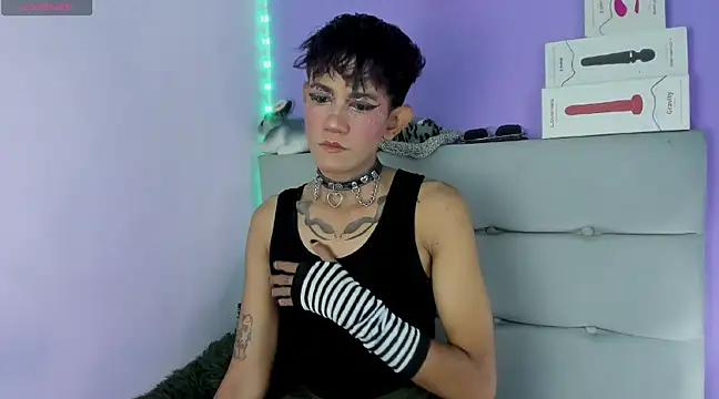 Discover our girls online shows and discover the company of countless livestreamers, with stunning shapes, sex toys and more.