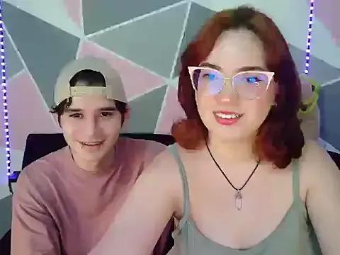 Discover our girls online shows and discover the company of countless livestreamers, with stunning shapes, sex toys and more.