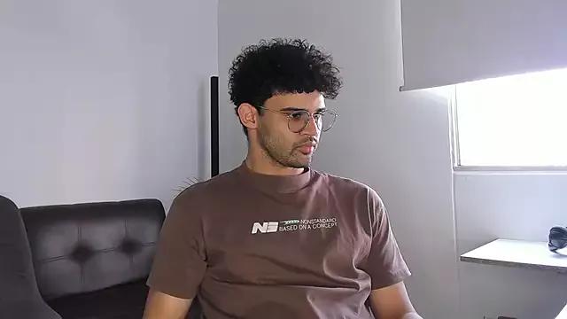 andrewChris_ from StripChat is Freechat